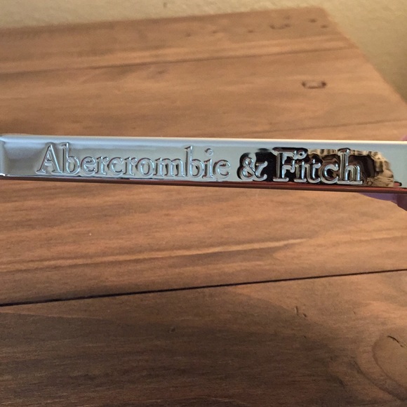 Abercrombie & Fitch Phone Case (4/4S) - Picture 4 of 5